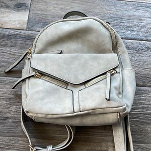 Backpack with lots of pockets